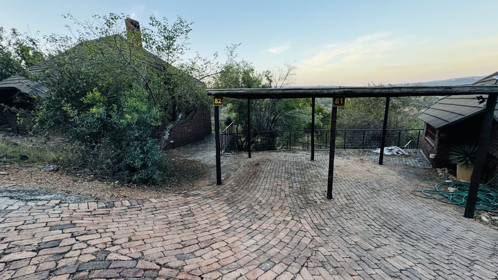 Mabalingwe Kubu Camp bushveld setting near accommodation