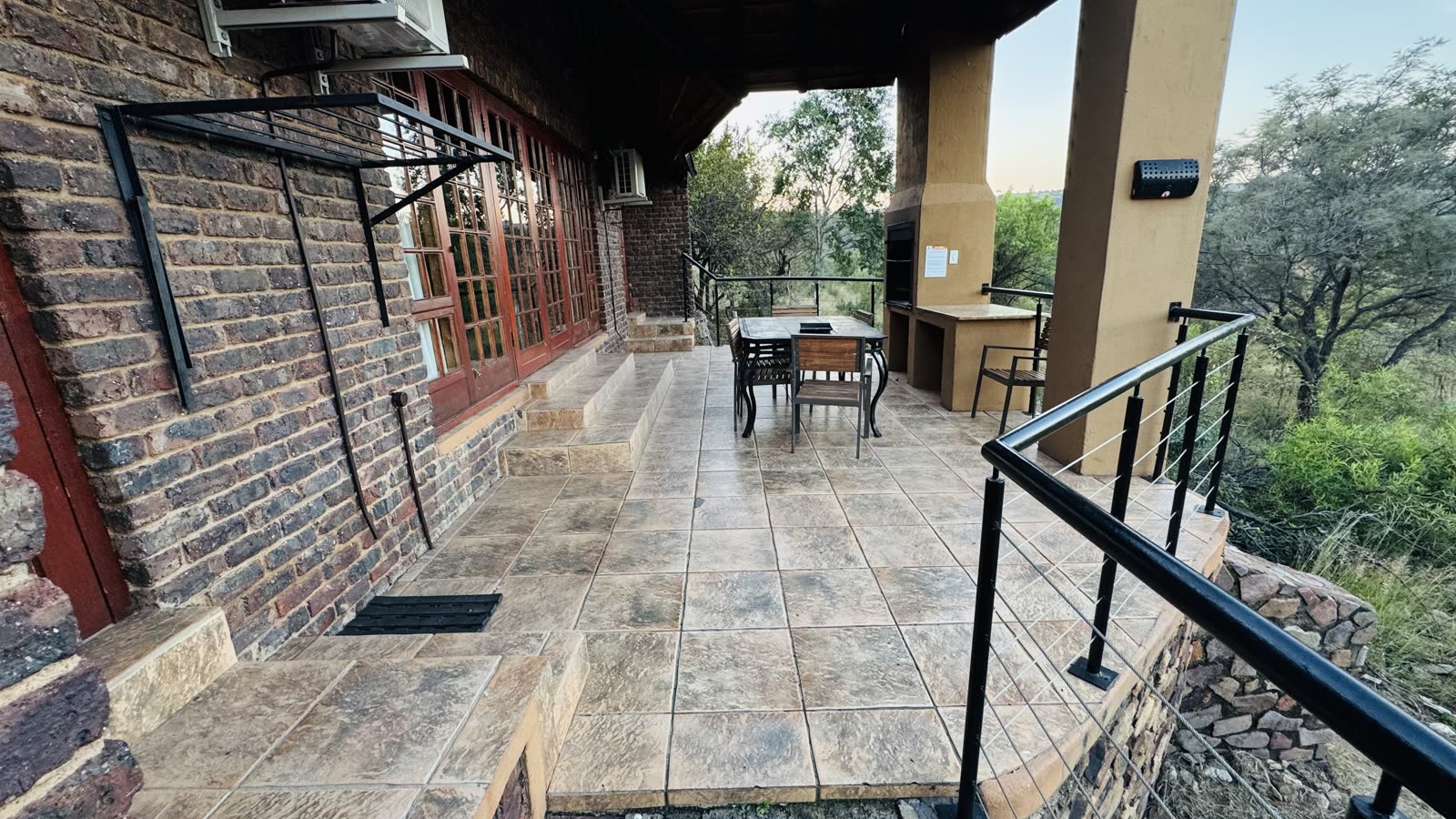Mabalingwe Kubu Camp unit 82 entrance approach with railings