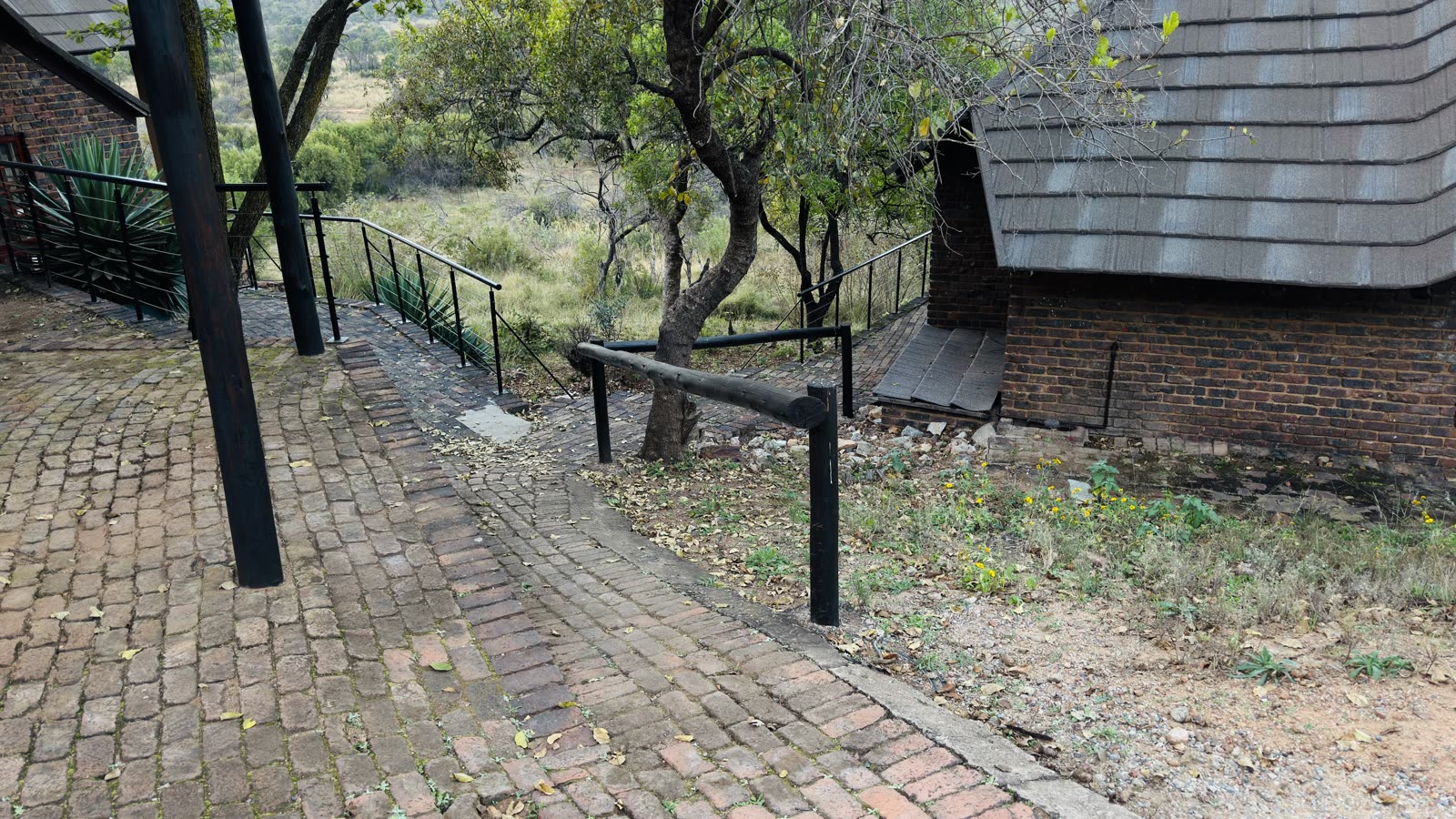 Mabalingwe Kubu Camp unit 83 steps and approach