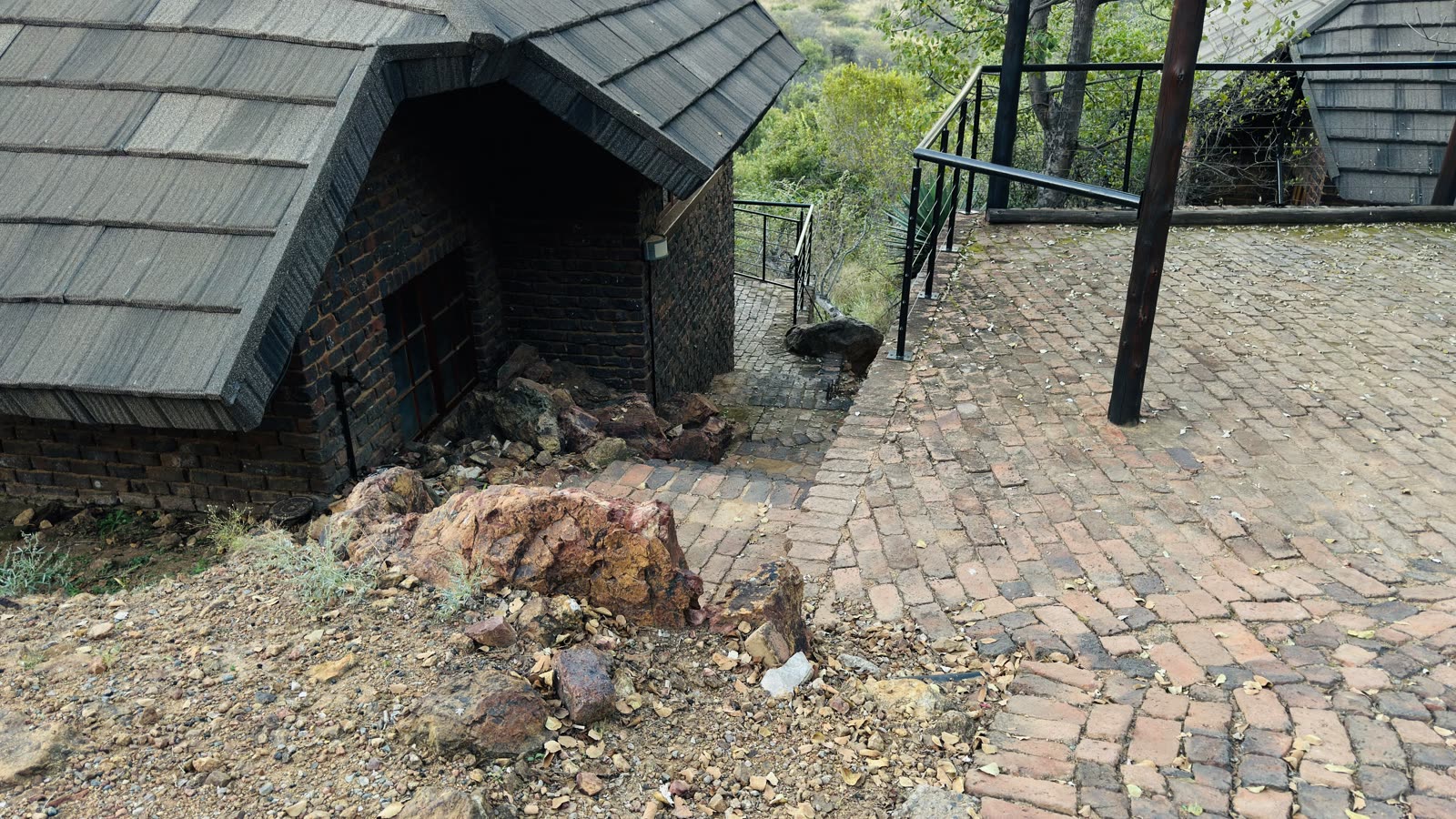 Mabalingwe Kubu Camp unit 88 steps and uneven approach