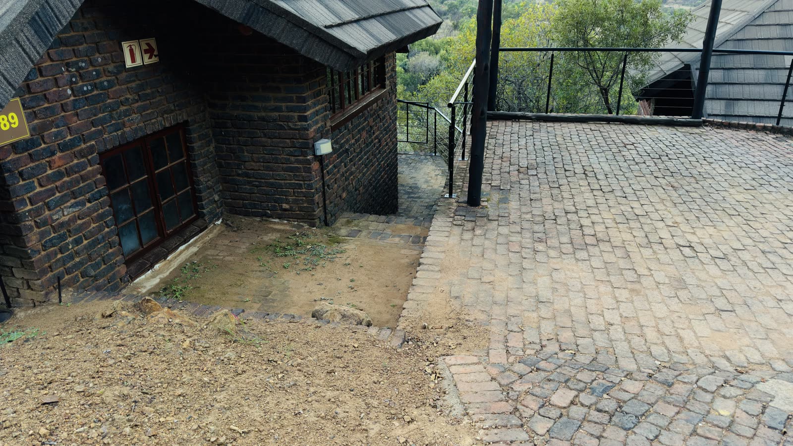 Mabalingwe Kubu Camp unit 89 steps and approach