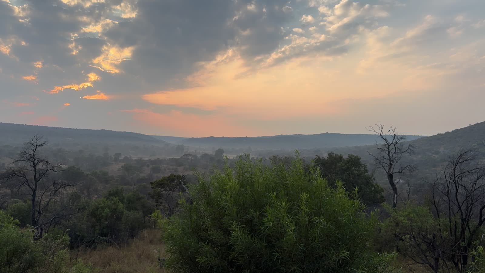 Sunset over the Mabalingwe bushveld during a weekend break